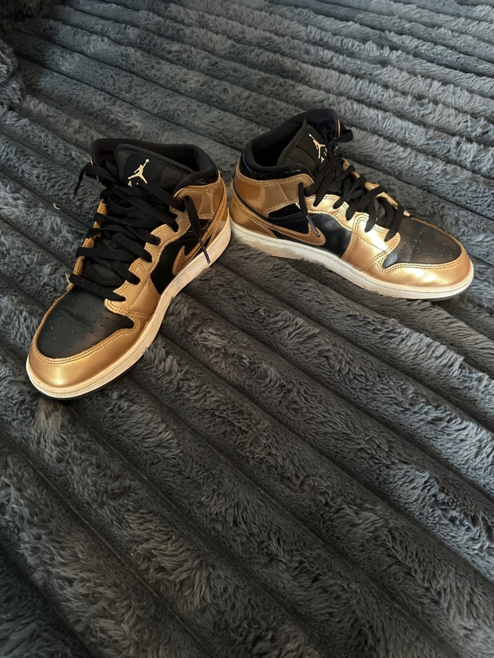 Nike Mid-Top Sneakers in Black and Metallic Gold